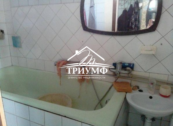 Добротный дом с большим участком!