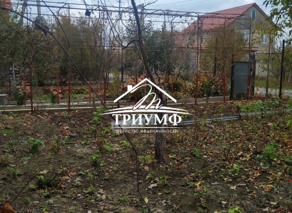 С размахом!! 2-х этажный дом с просторным участком.