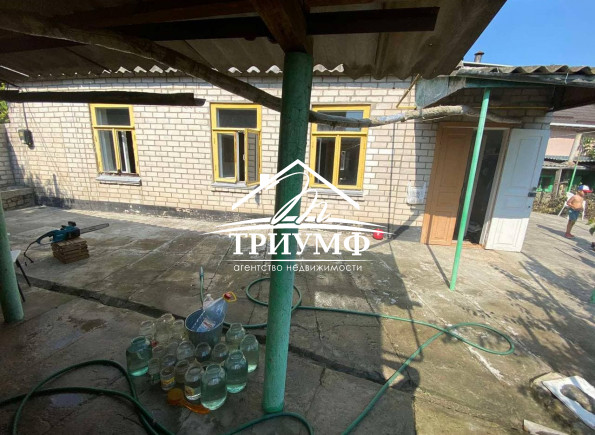 Отдельностоящий дом в Центре в районе Корабельной площади.