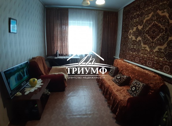 Дом в центре  с большим участком