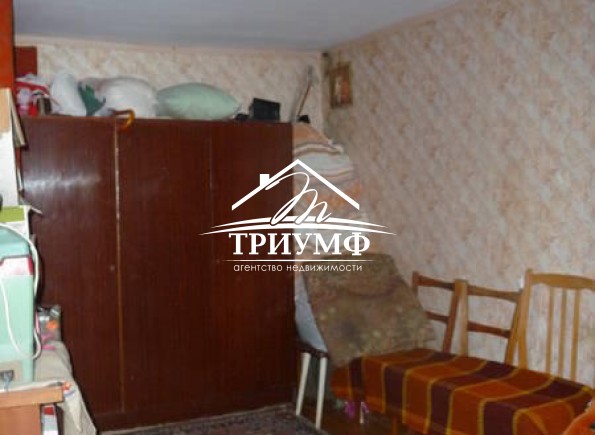 Дом у реки в городе!
