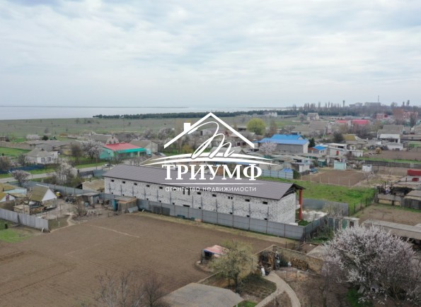 2хэтажный пансионат в Лазурном по улице Черноморская