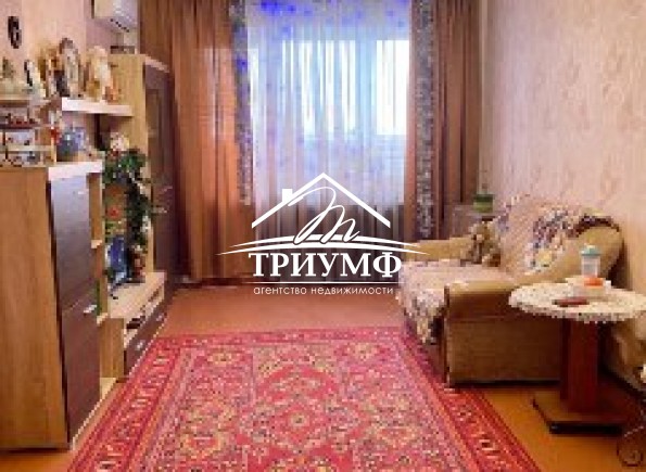 Продам 4-х комнатную квартиру (р-н Жилпоселок)