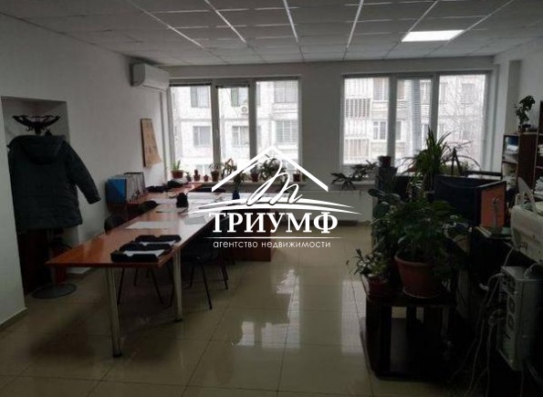 Офисные помещения с ремонтом по улице Комкова!
