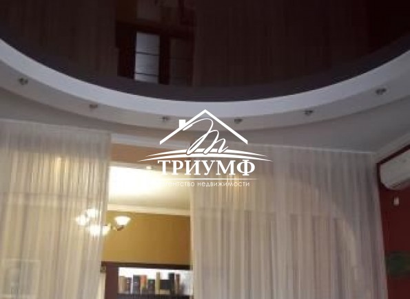 Продается шикарный дом в самом центре Херсона.