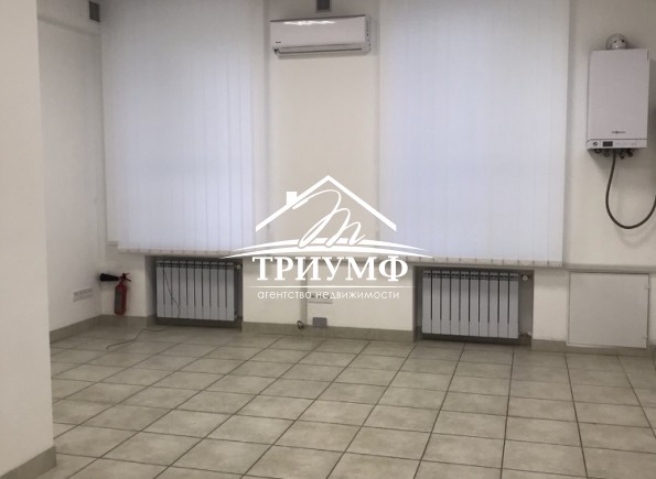 180 кв.м. фасадного помещения в Центре!