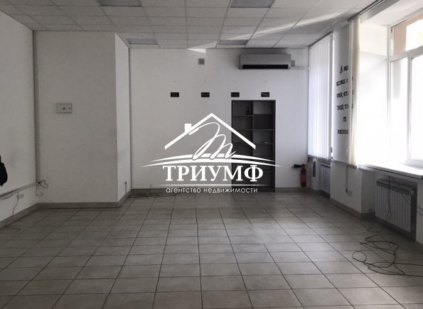180 кв.м. фасадного помещения в Центре!