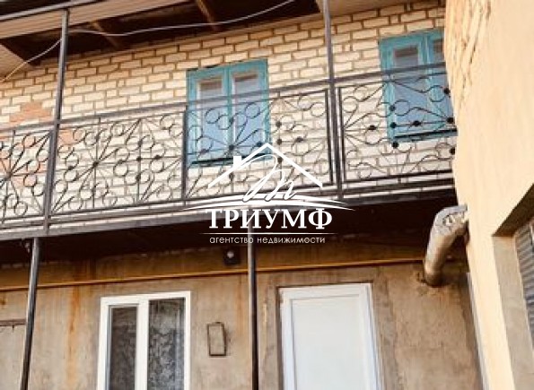 Частный дом с большим участком и гаражом
