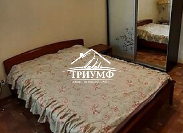 Улучшенка на Таврическом 6 этаж.