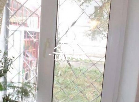 Квартира находится в районе Днепровского рынка - идеально подходит под офис!