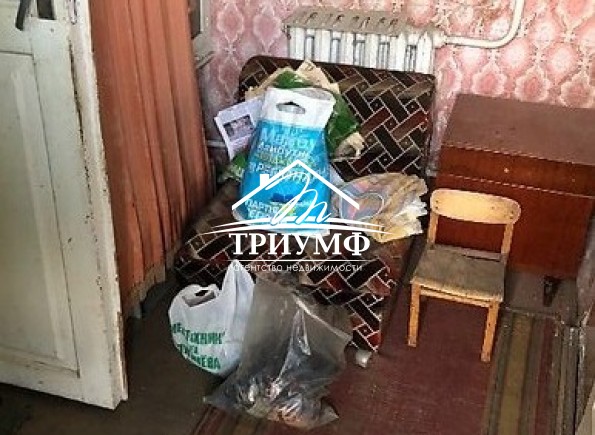 Продается добротный 2-х этажный дом в Центре под реконструкцию.