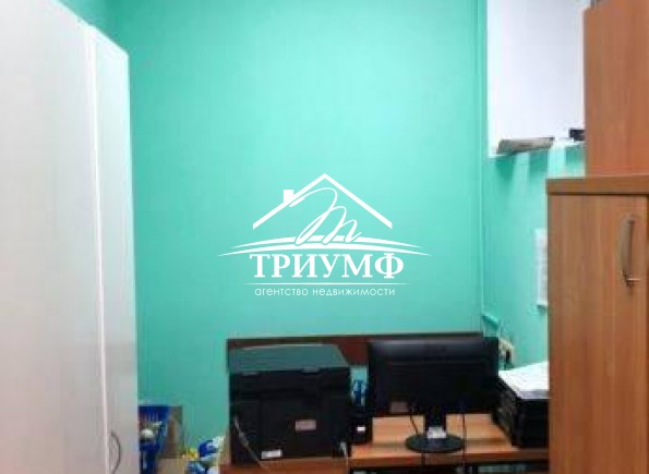 Срочно продается торговое помещение 96 кв.м. в районе Жилпоселок!