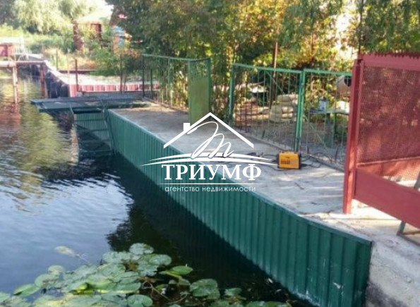Дача с причалом. Первая линия.