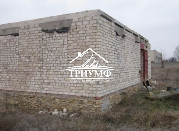 Продается  недостроенный дом, участок с начатым строительсвом на Восточном