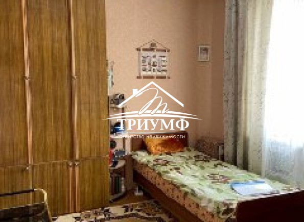 Продам 4-х комнатную квартиру (р-н Жилпоселок)