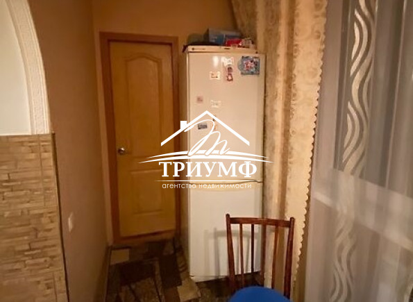 Тихий район. Трехкомнатная с ремонтом.