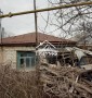 Часть дома в общем дворе на Жилпоселке по улице Комкова!