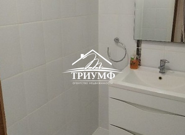 Продается 2-х комнатная квартира на Таврическом.