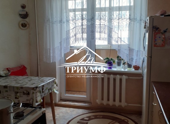 3-комнатная квартира на Таврическом в хорошем состоянии, частично с мебелью!
