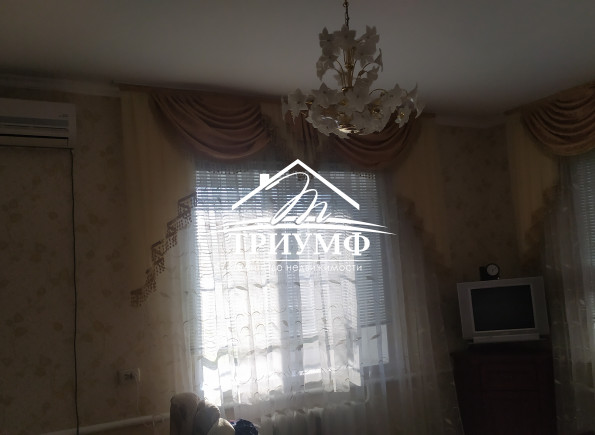 Добротный 2-этажный дом в Камышанах