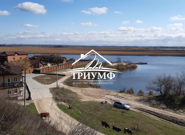 Загородный дом со всеми удобствами в поселке Днепровское!
