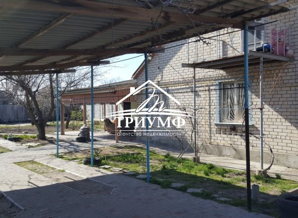 Дача с выходом на озеро в Коханах