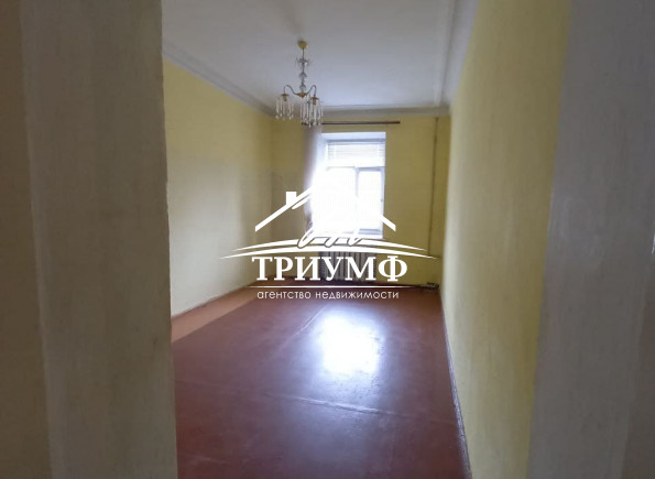 Сталинка в самом центре Херсона. ул. Суворова
