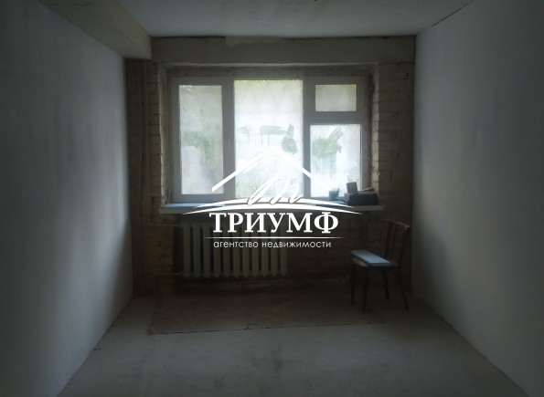 В продаже 3-х комнатная квартира на ХБК под капитальный ремонт.
