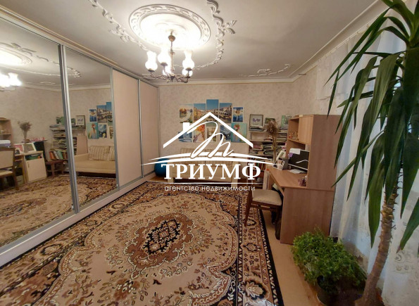 Продается  дом в центре Херсона по улице Ленина