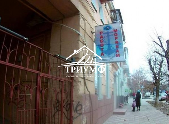 Помещение под ремонт по улице Коммунаров!