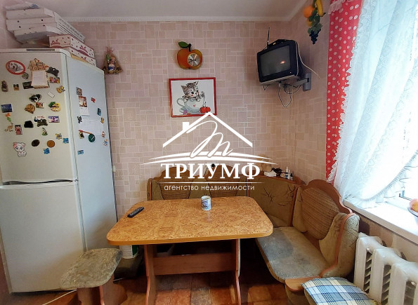 Уютная квартира на 2 этаже Таврический