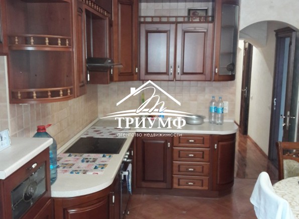 Продается квартира на Таврическом с евроремонтом 120кв.м.