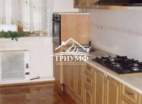 Дом 300 кв.м. с магазином на первом этаже