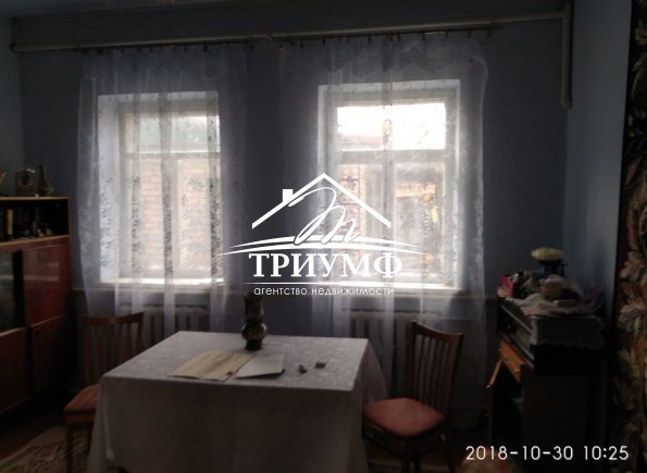 Дом у Днепра. Военка.