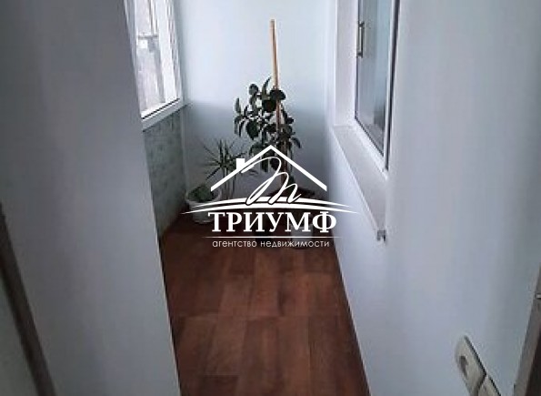Улучшенка на Таврическом 6 этаж.