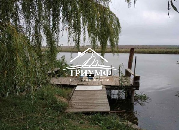 Загородный дом в очень красивом  месте!  Дача у воды со своей пристанью!