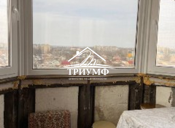 Продам 4-х комнатную квартиру (р-н Жилпоселок)