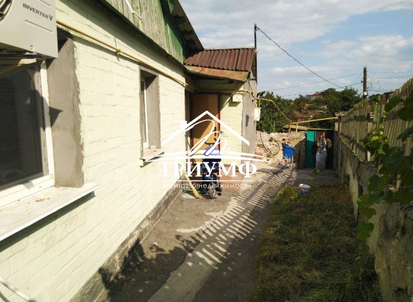 Добротный дом в районе площади Корабелов