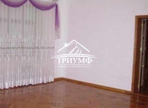 Дом 300 кв.м. с магазином на первом этаже