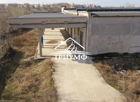 Производственно складская база в черте города Олешки