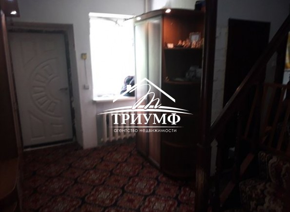 Капитальный хороший дом в Центре!
