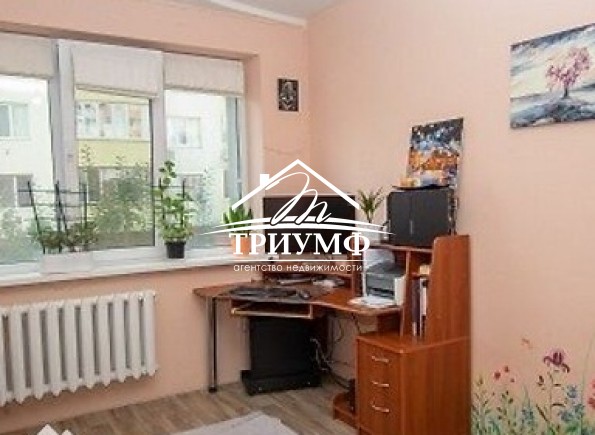 Продается 2-х  комнатная квартира в новом кирпичном доме на Таврическом с ремонтом