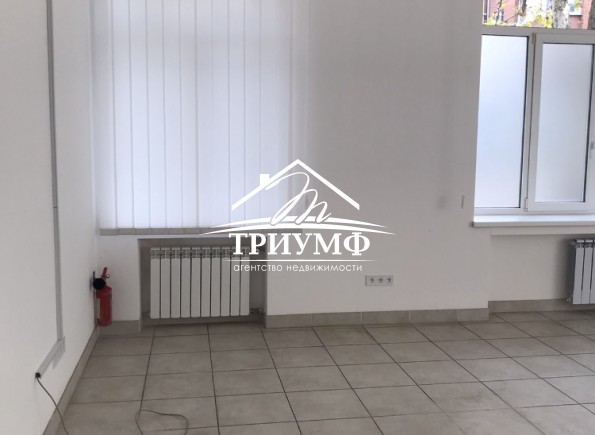 180 кв.м. фасадного помещения в Центре!