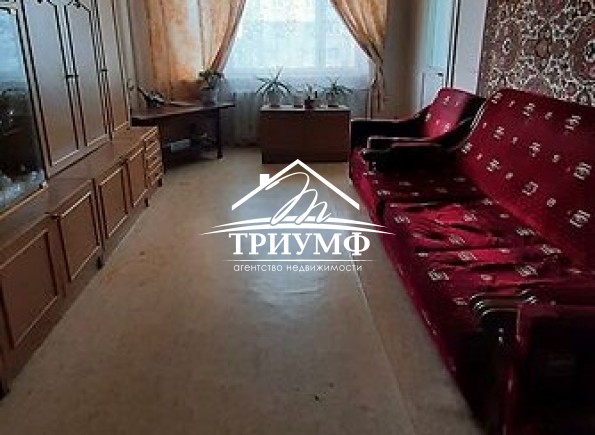 Улучшенка на Таврическом 6 этаж.