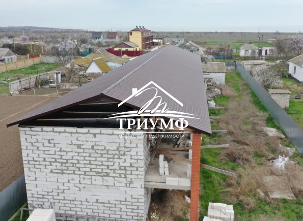 2хэтажный пансионат в Лазурном по улице Черноморская