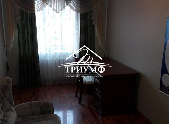 Продается квартира на Таврическом с евроремонтом 120кв.м.