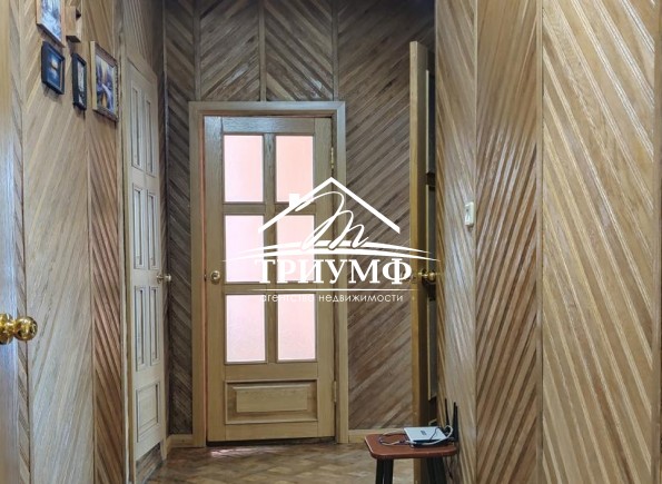 2-комнатная сталинка с автономкой, Ушакова/Суворова!