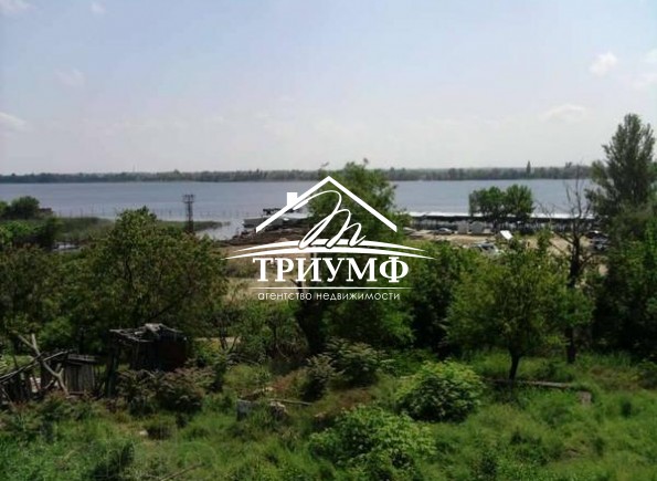 Участок с видом на Днепр