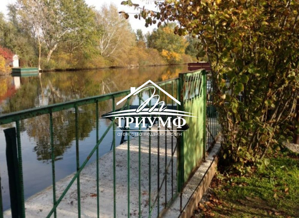 Дача с причалом. Первая линия.