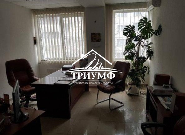 Офисные помещения с ремонтом по улице Комкова!